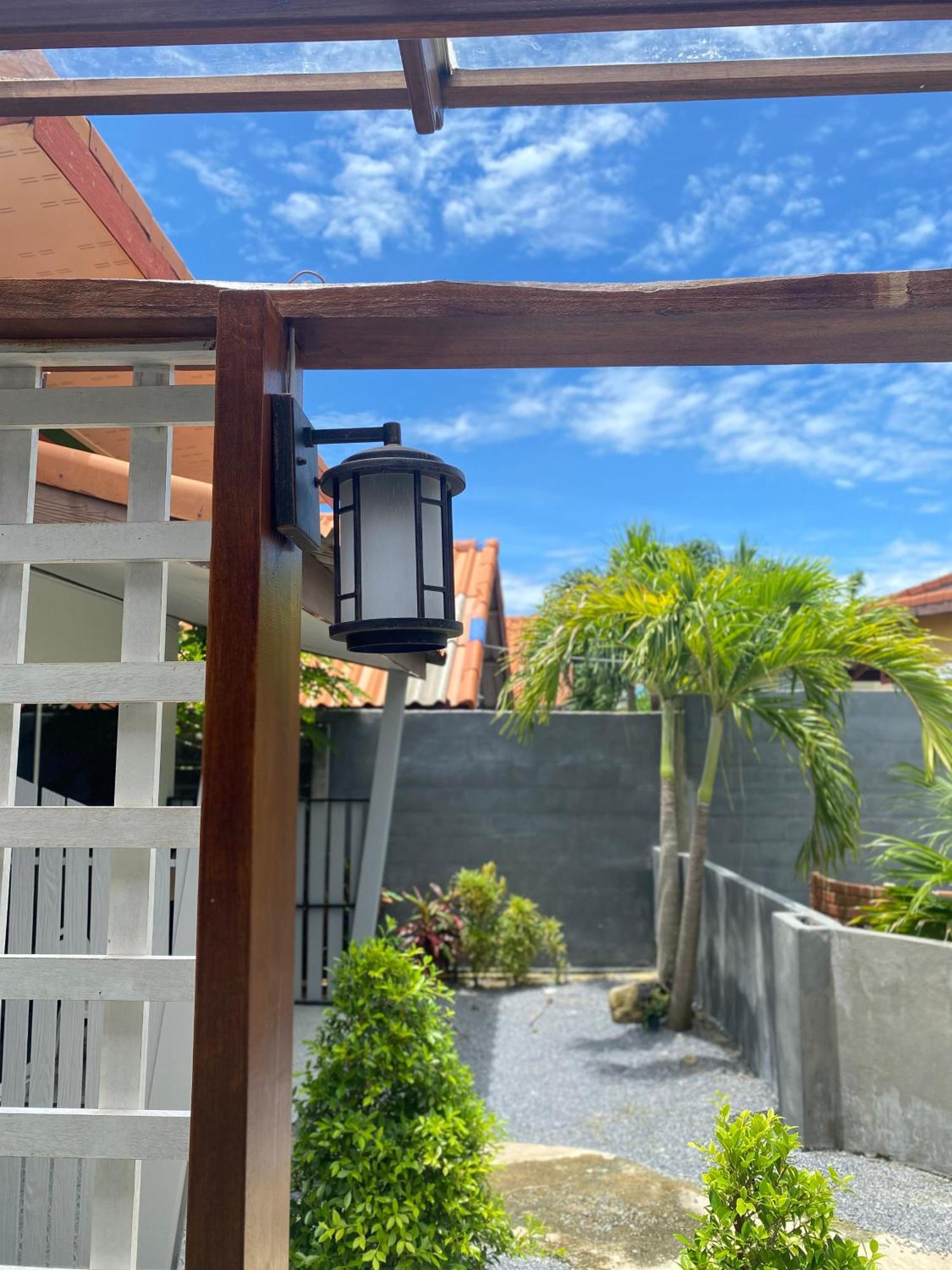 Отель Suntalee House Nai Yang Экстерьер фото